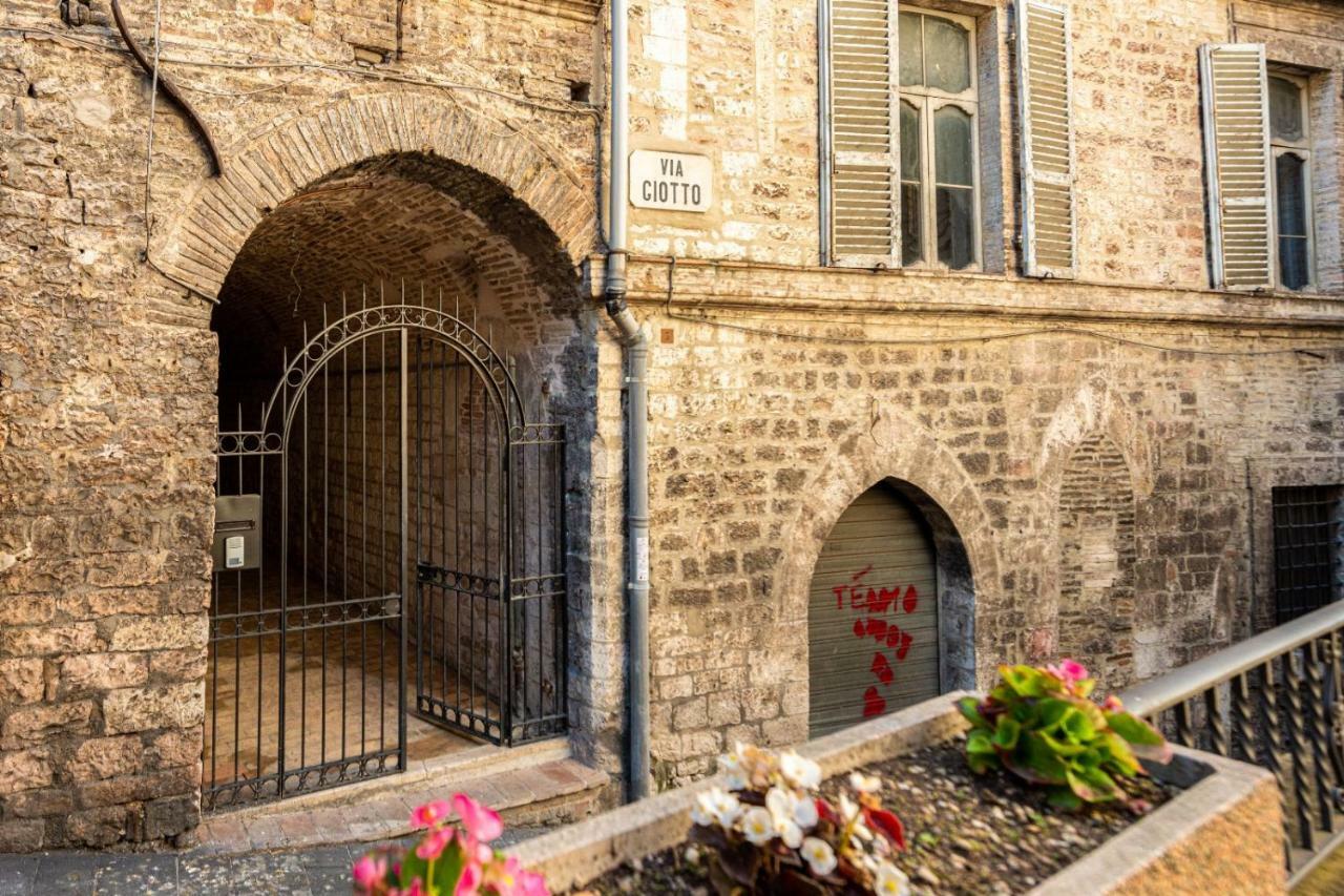 דירות אסיסי La Casa Dell'Artista מראה חיצוני תמונה